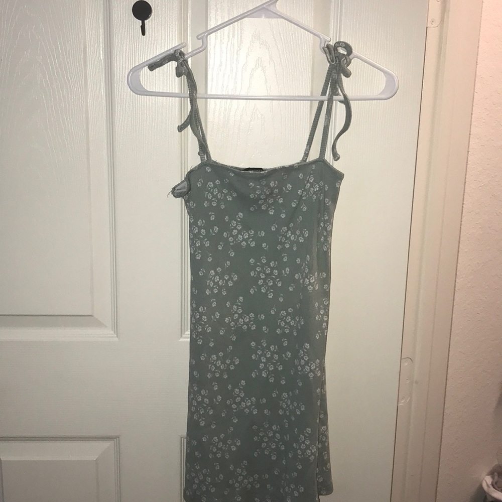 Short sun dress with ties